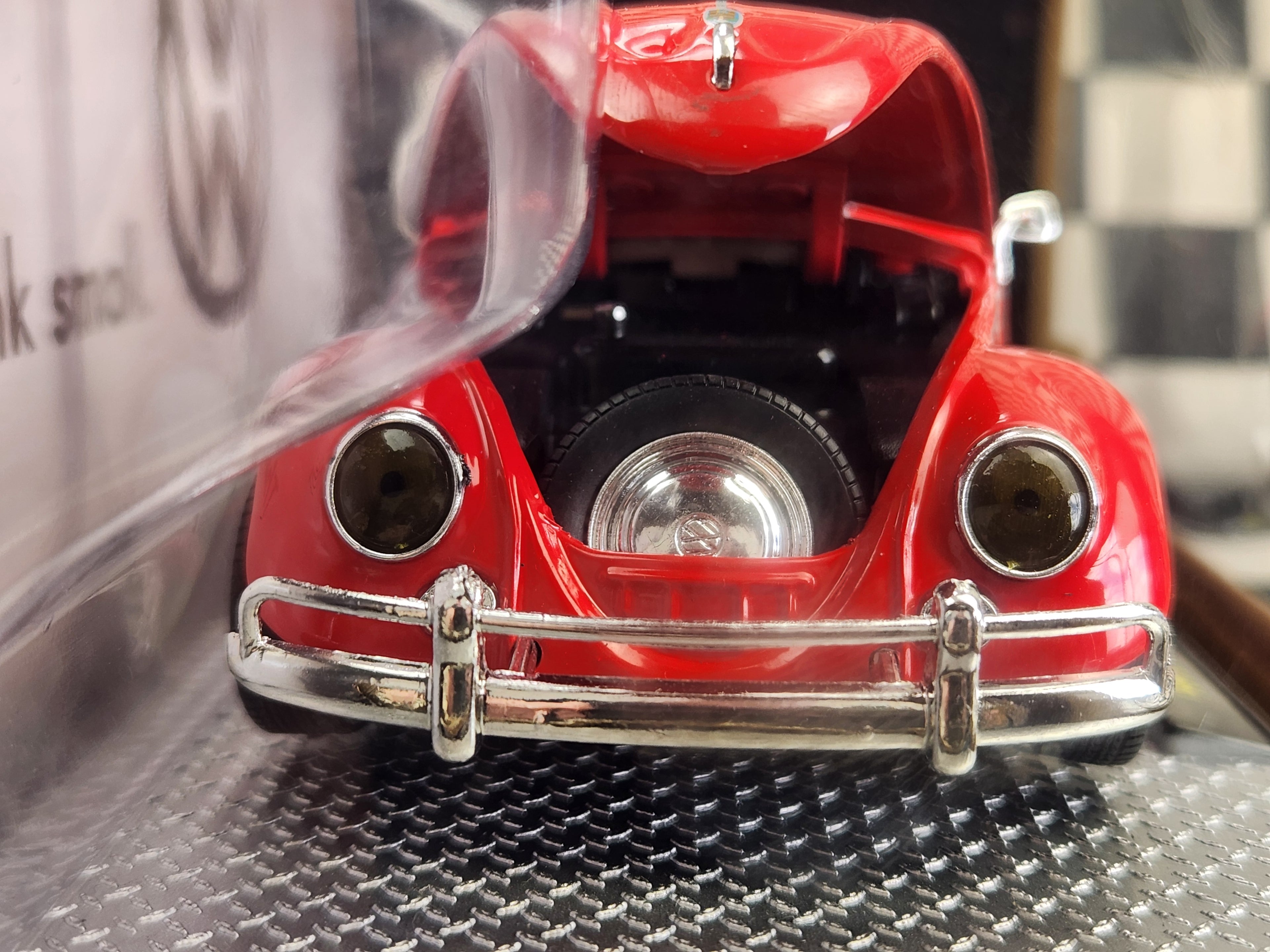 M2 Machines 1:24 Diecast 1952 Volkswagen Beetle Deluxe