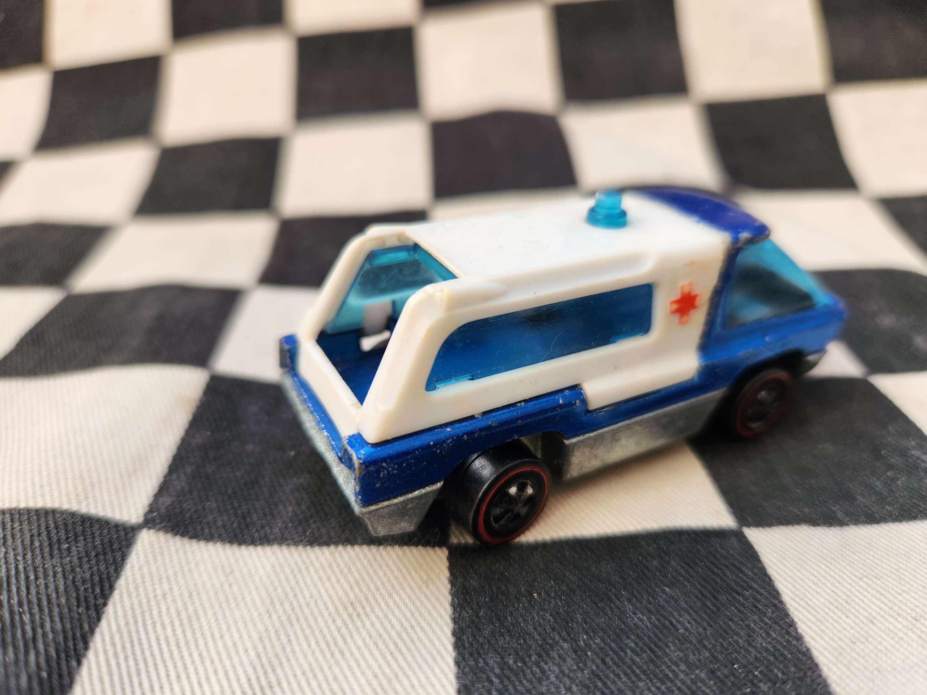 Vintage Loose Hot Wheels Redline Heavyweights Ambulance Blue