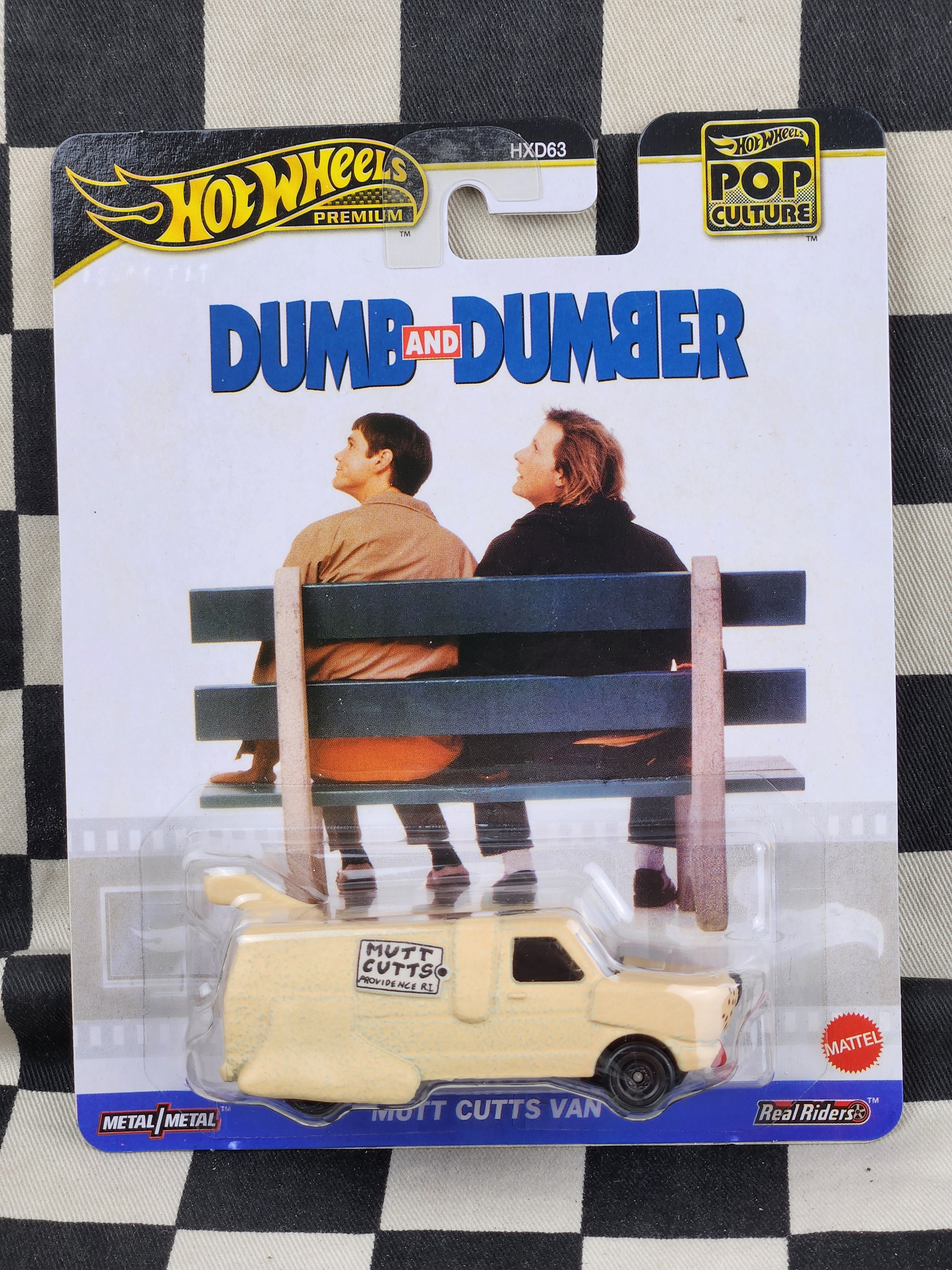 Hot Wheels Premium Dumb & Dumber Mutt Cutts Van