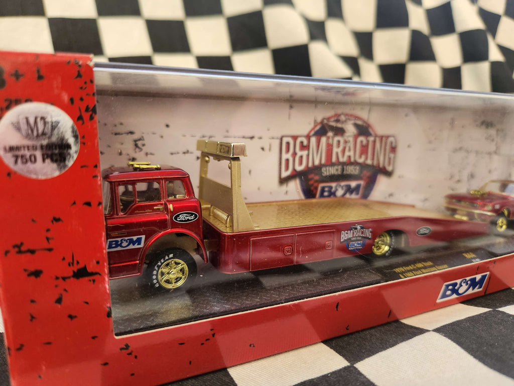 M2 Transporter CHASE B&M Racing 1966 Ford Mustang Gasser / 1970 Ford C600 Truck
