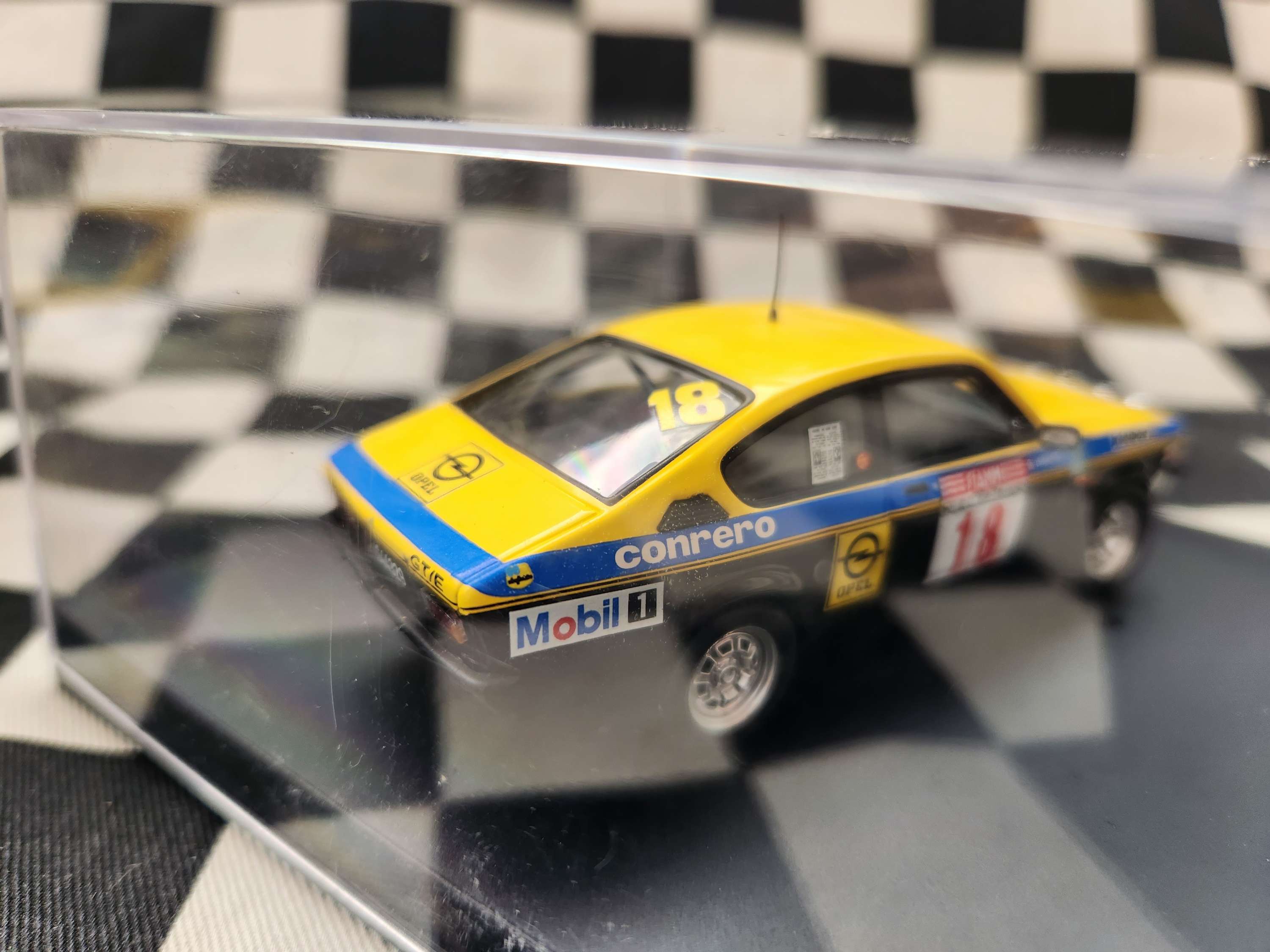 (Holden Gemini) Trofeu  1/43 Opel Kadett GT/E Elba Rally 77 Lucky /Braito