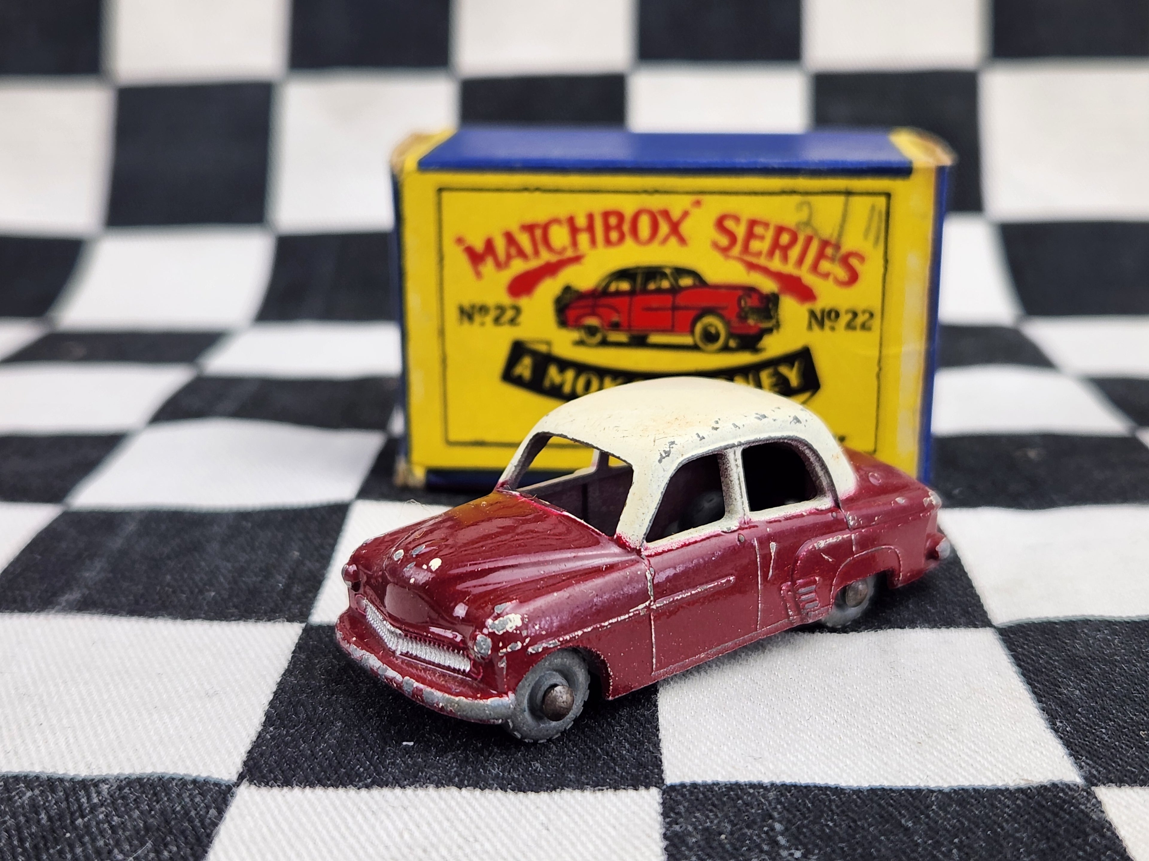 Matchbox Lesney Moko No22 Vauxhall Cresta in Original Box