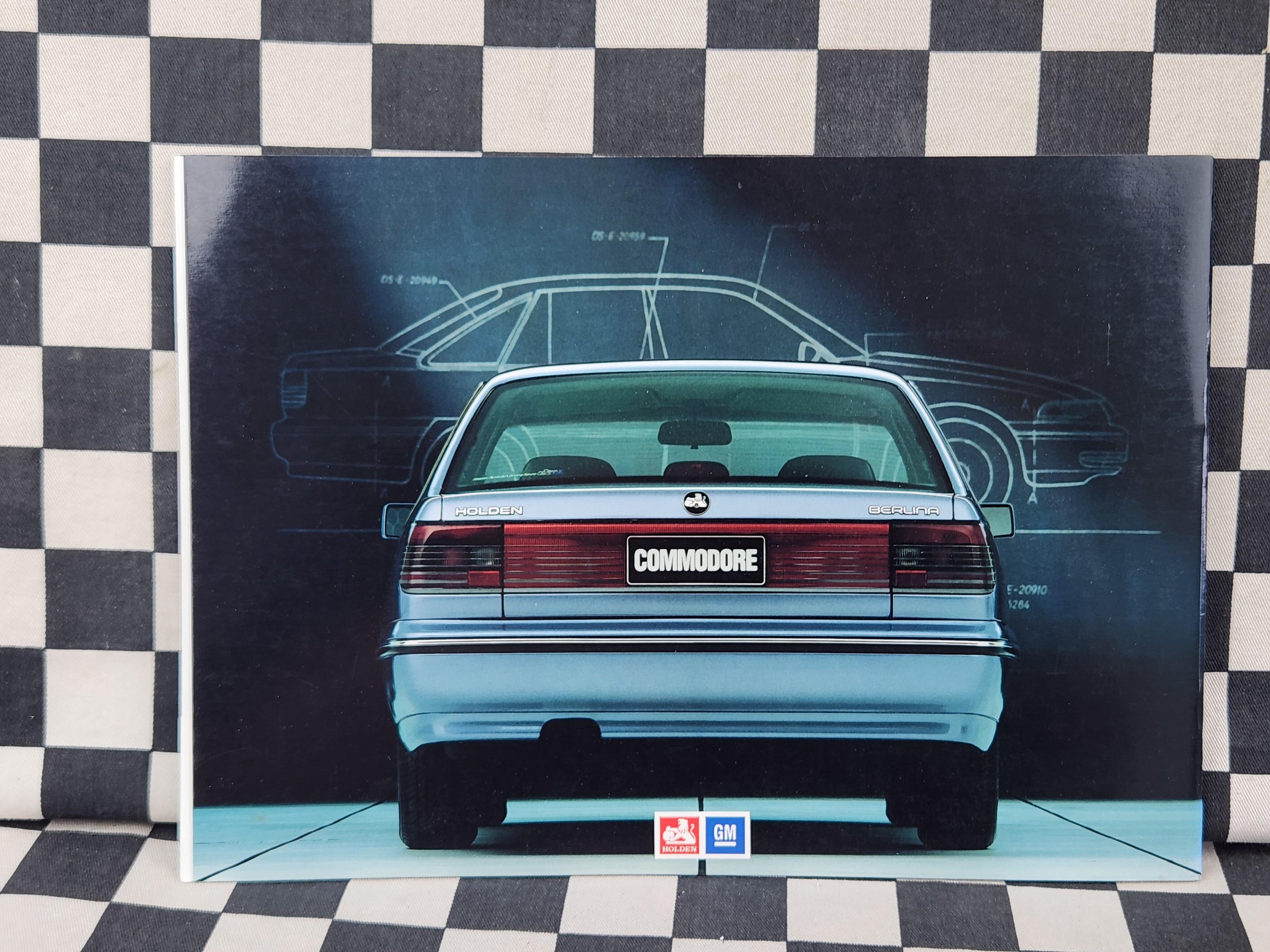 VP Holden Commodore V6 V8 Executive Berlina SS Sales Brochure
