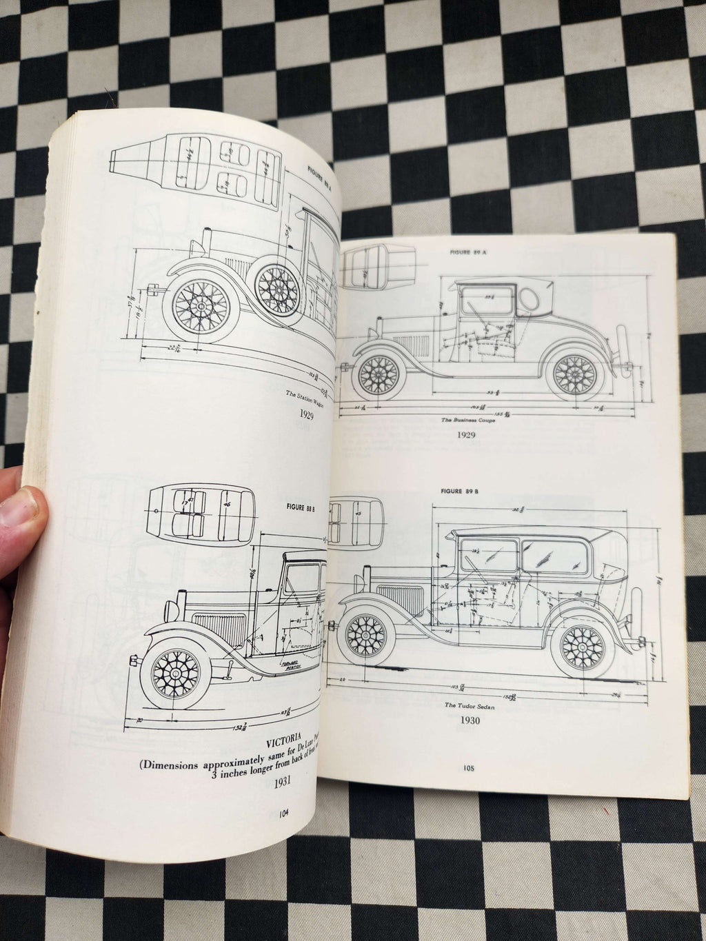 Henry's Fabulous Model A Ford Book Leslie r. Henry Floyd Clymer Publications 109