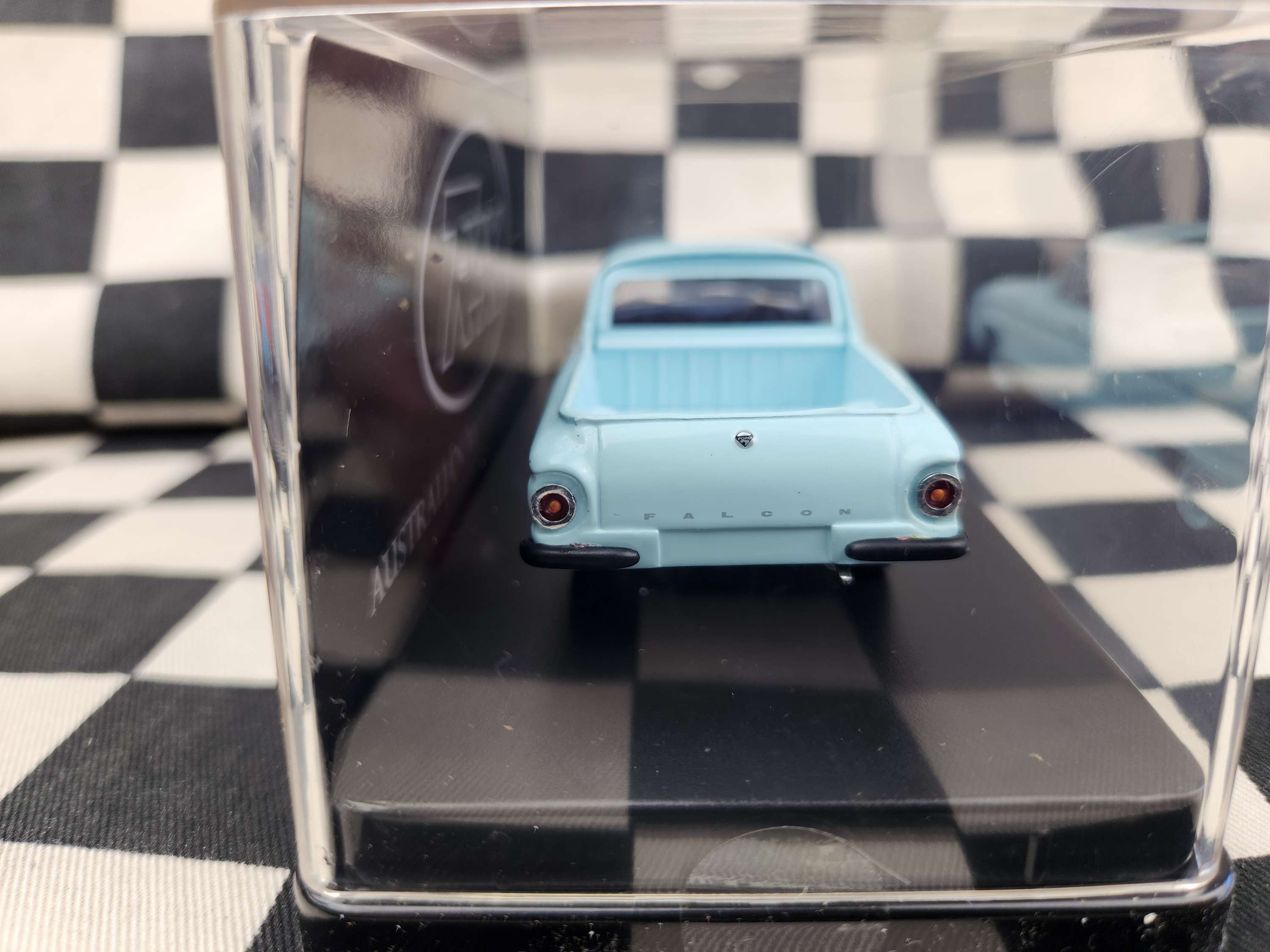Trax 1:43 Ford XL Falcon Deluxe Utility Reef Blue TR43B
