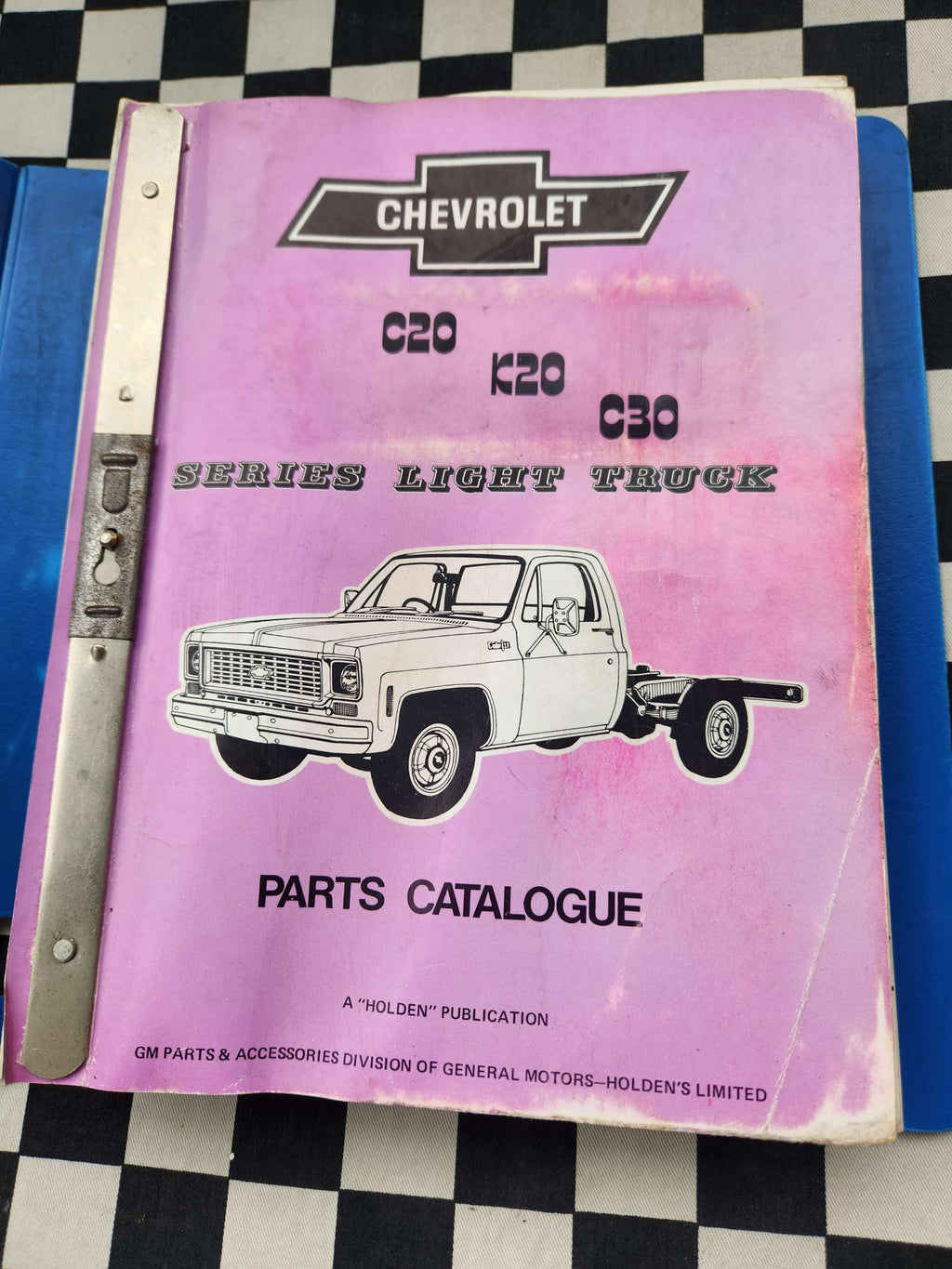 Chevrolet C20 / C30 / K20 Light Duty Truck Factory Parts Catalogue