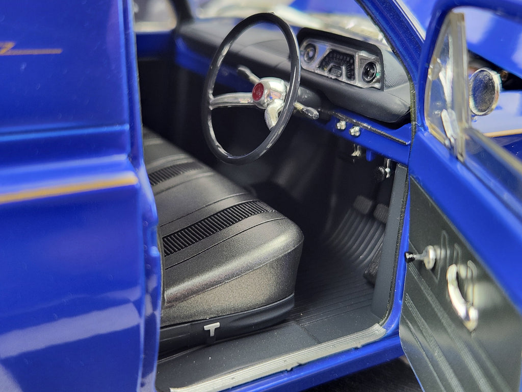 Classic Carlectables 1:18 Holden EH Panel Van Rosella