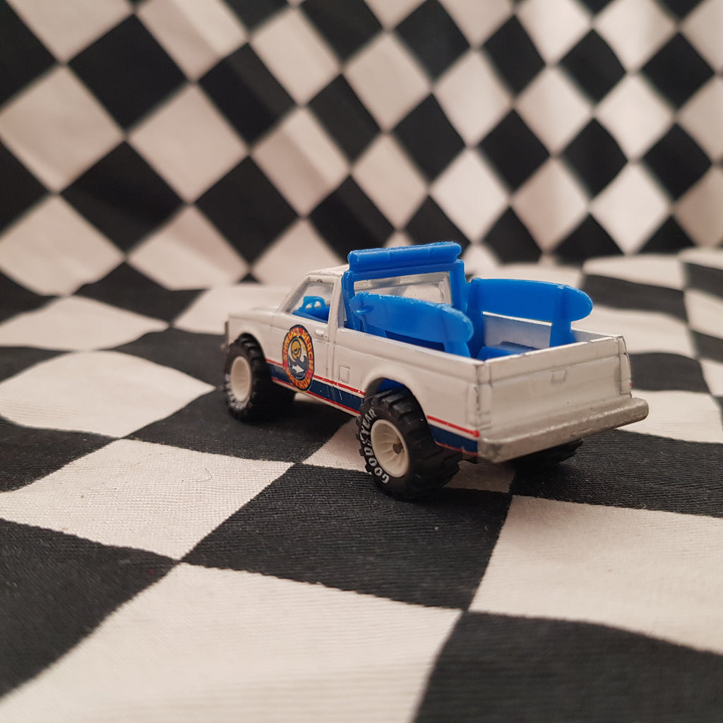 Hot Wheels Beach Patrol 4x4 Pickup Real Riders White Hubs