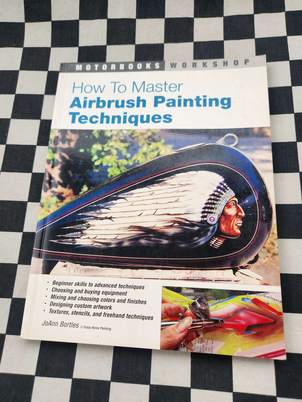 How To Master Airbrush Painting Techniques. Motorbooks