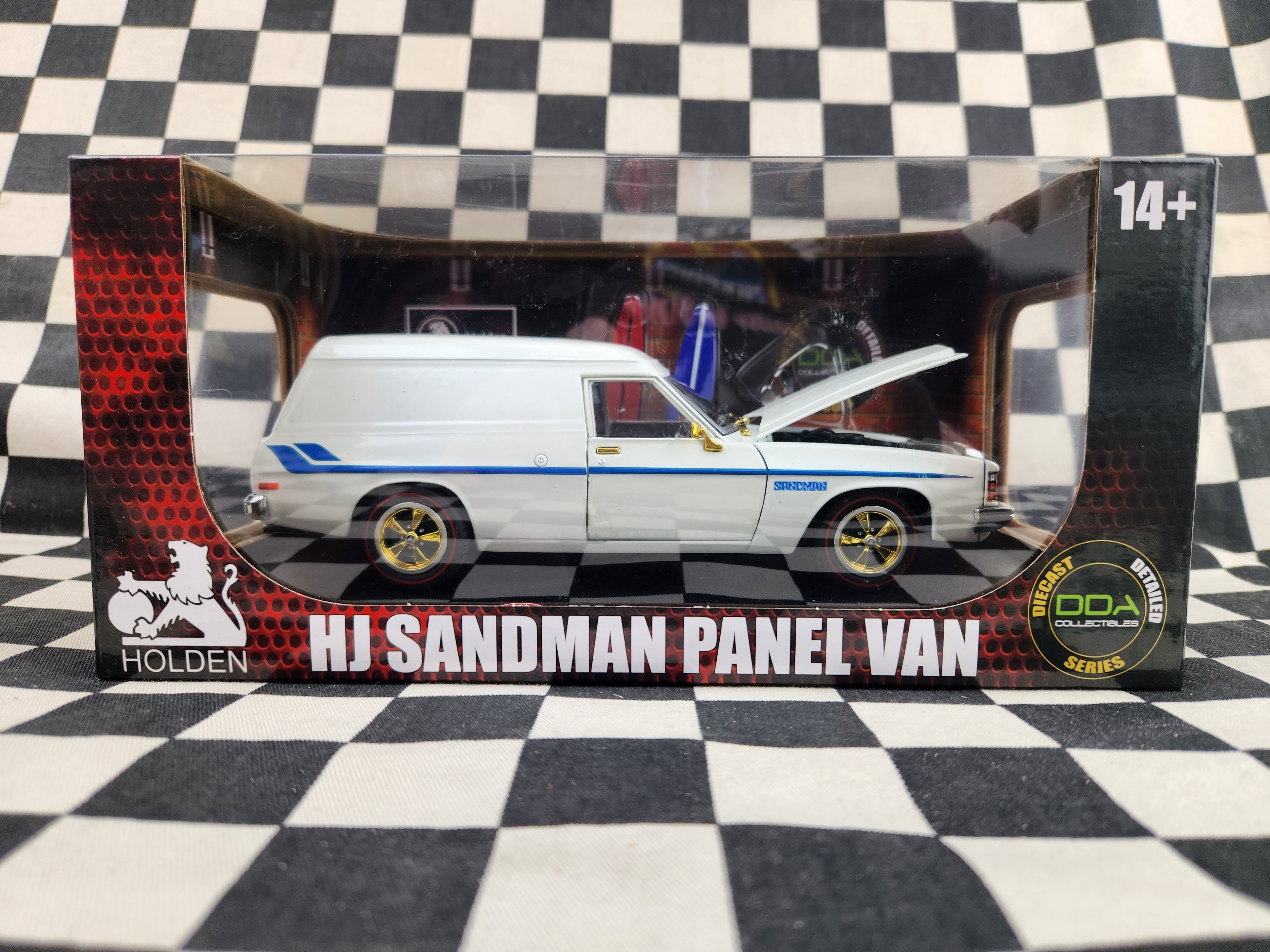 DDA Detailed Series 1:24 GOLD CHASE Holden HJ Sandman Panel Van