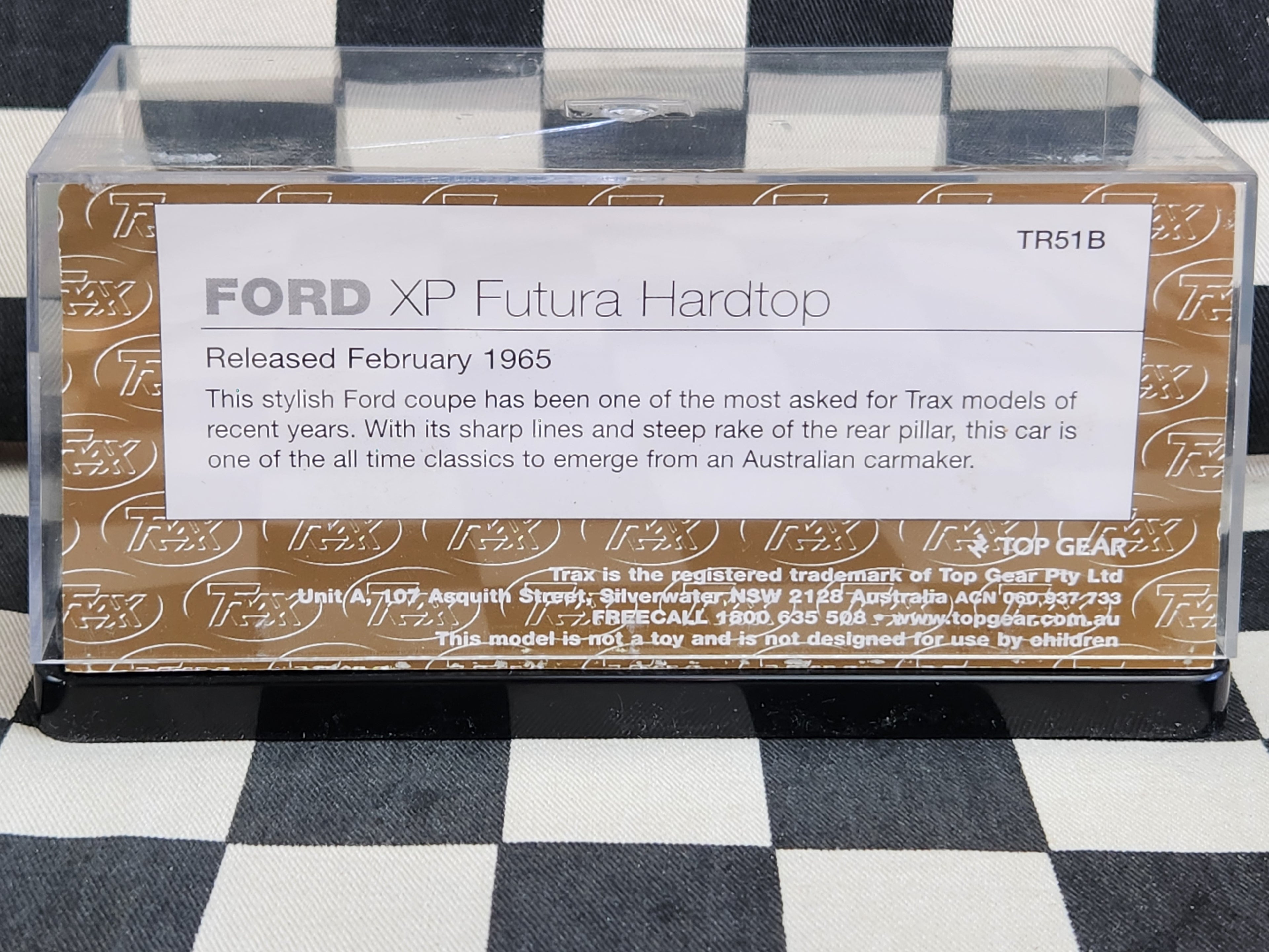 TRAX 1:43 Ford Falcon XP Futura Hardtop TR51B