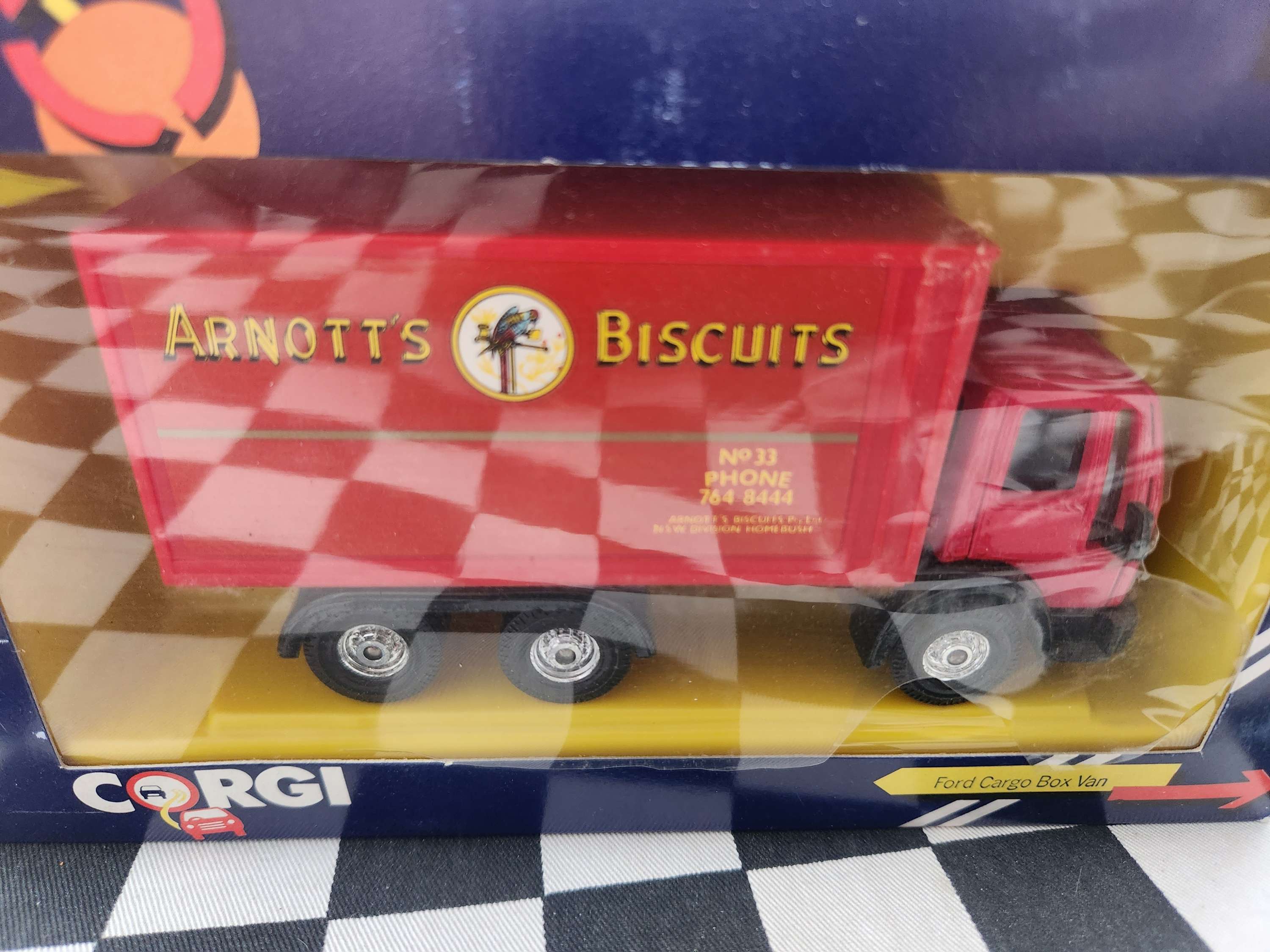 Corgi 1:43 Ford Cargo Box Van Arnotts Biscuits