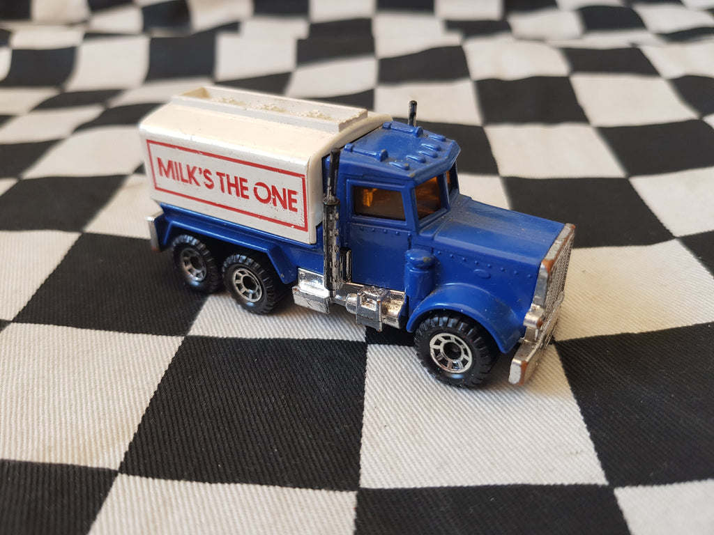 Matchbox Peterbilt Tanker Truck    Milks the One